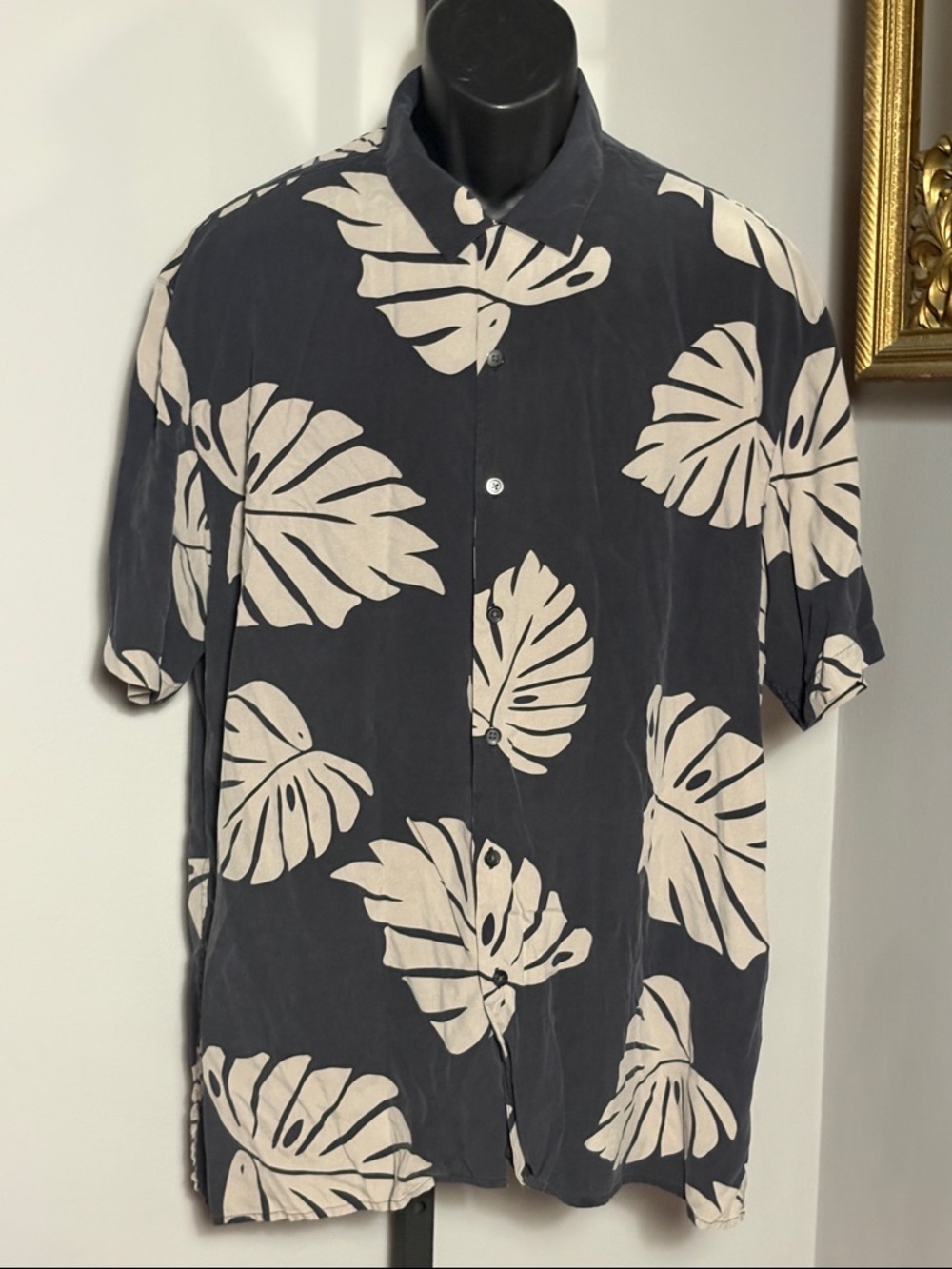 G.H. Bass & Co Large Silk Monstera Tropical Hawaiian Print Short Sleeve Shirt